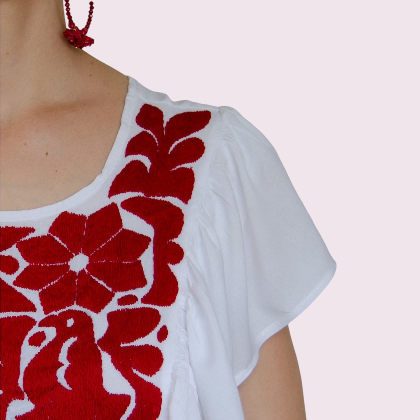 Handbestickte Bluse "Mariposa" aus Mexiko - rot