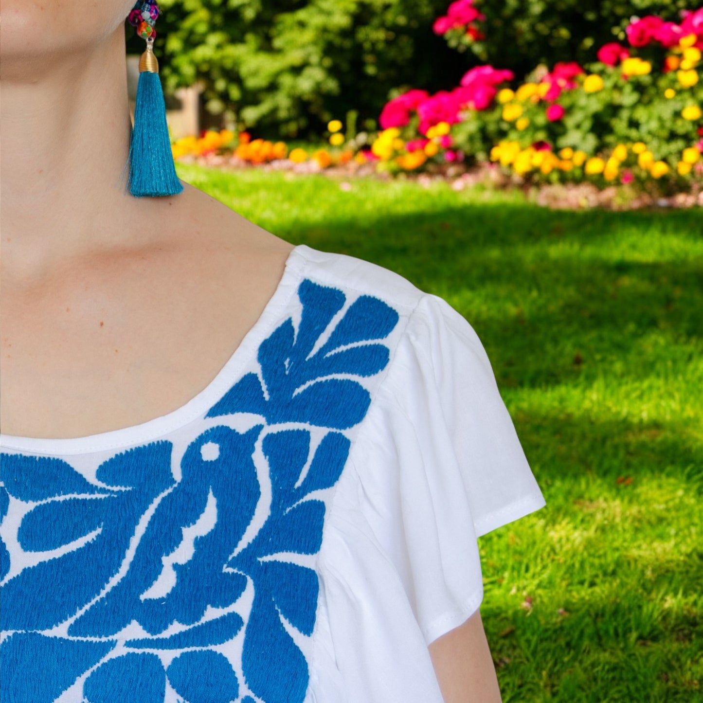 Handbestickte Bluse "Mariposa" aus Mexiko - blau