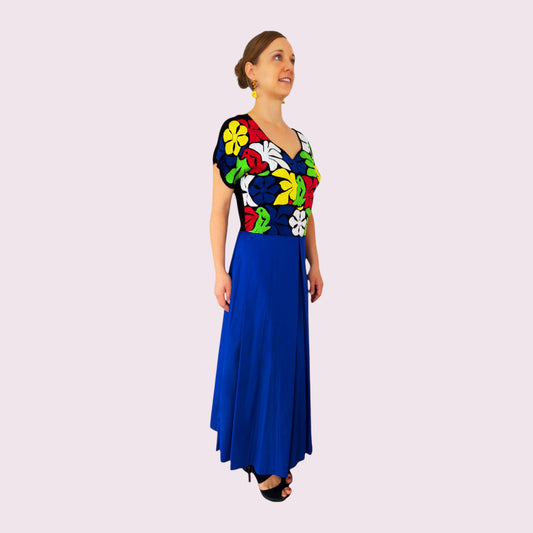 Handbesticktes Kleid "Sofia" aus Mexiko - königsblau-bunt