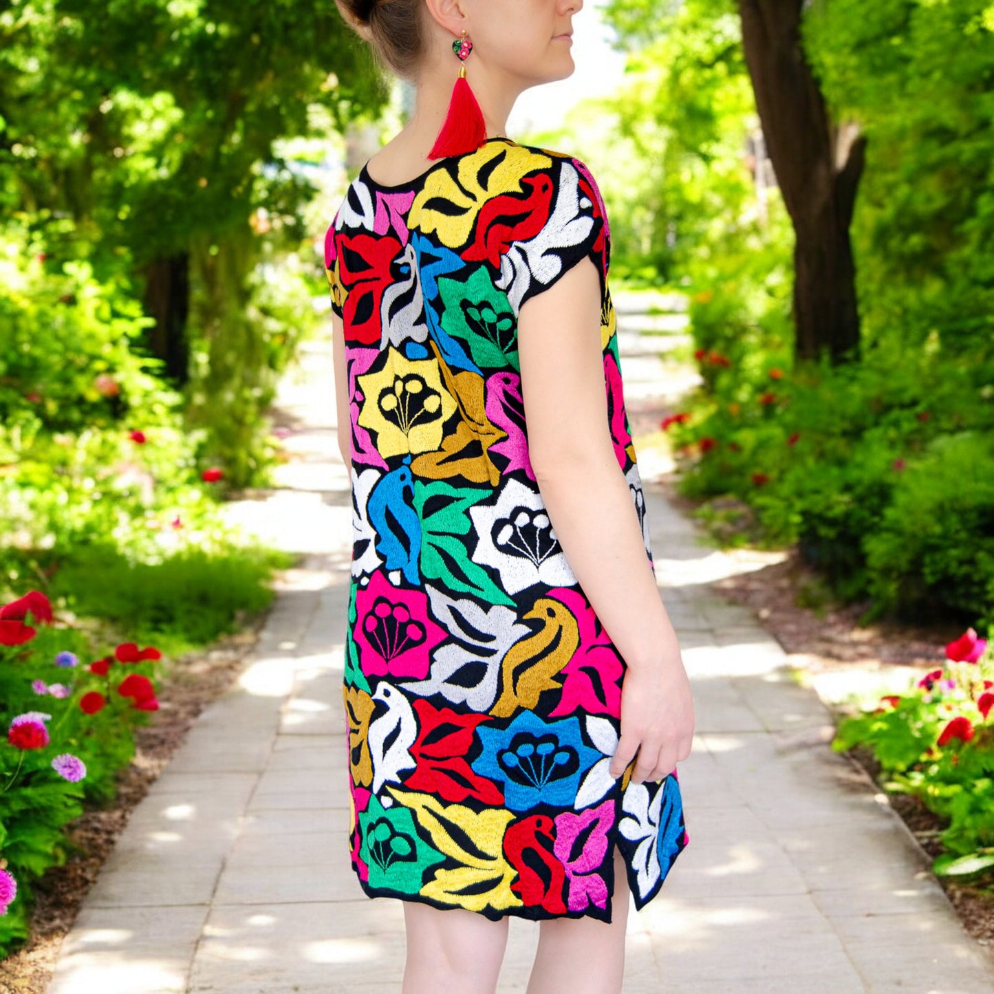 Handbesticktes Kleid "Eliana" aus Mexiko - bunt