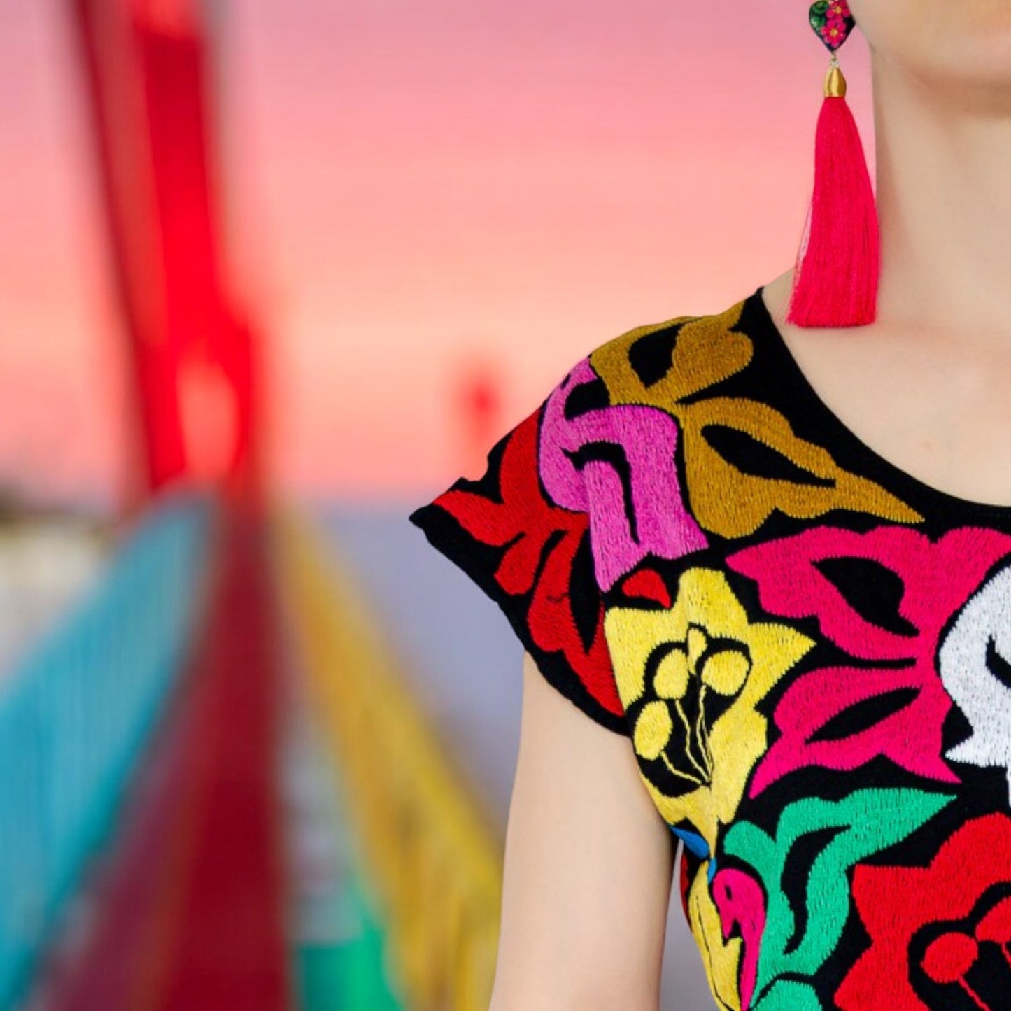 Handbesticktes Kleid "Eliana" aus Mexiko - bunt