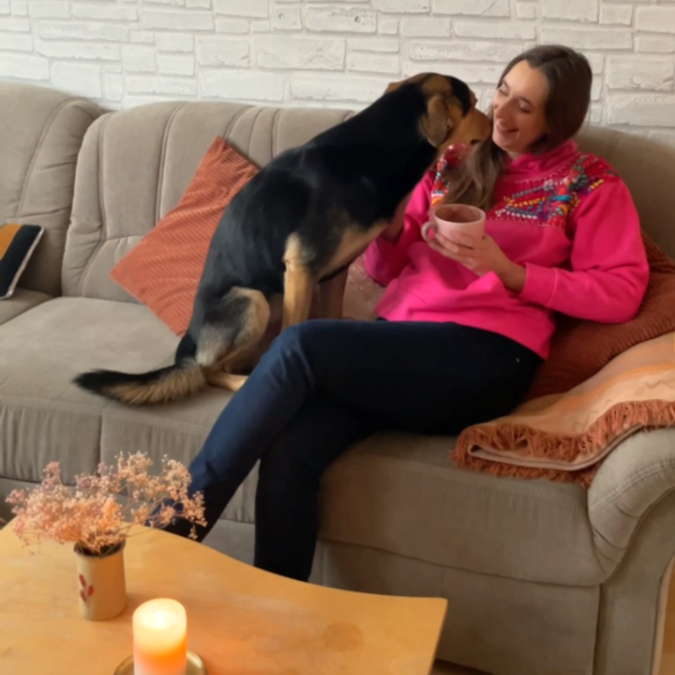 Handbestickter Hoodie "Paloma" aus Mexiko - pink