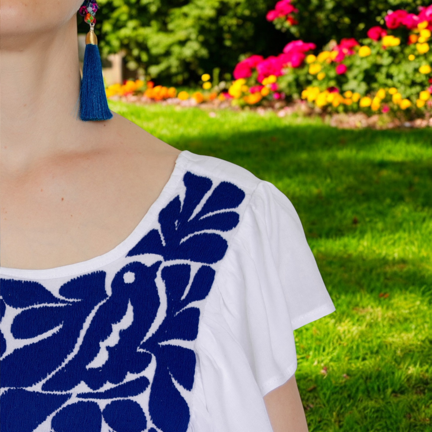 Handbestickte Bluse "Mariposa" aus Mexiko - dunkelblau