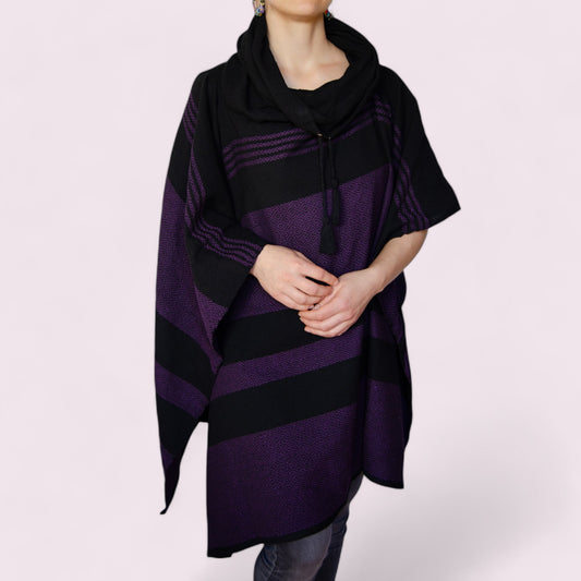 Gewebter Poncho "Cocol" aus Mexiko - schwarz-violett