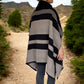 Gewebter Poncho "Cocol" aus Mexiko - schwarz-beige