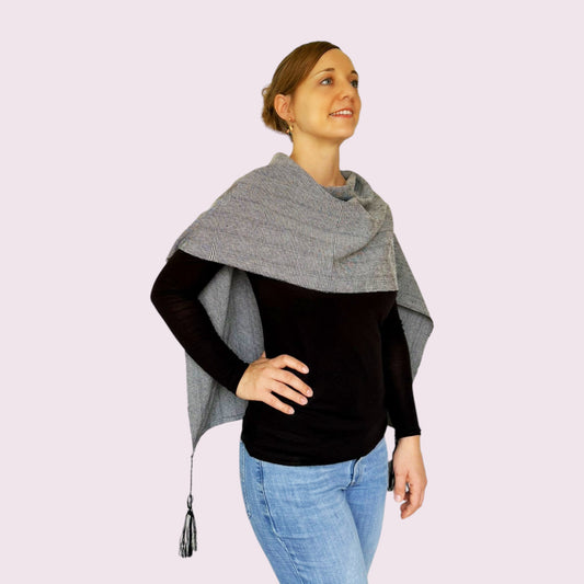 Gewebter Poncho, Stola, Cape "Lucía" aus Mexiko - schwarz-weiß